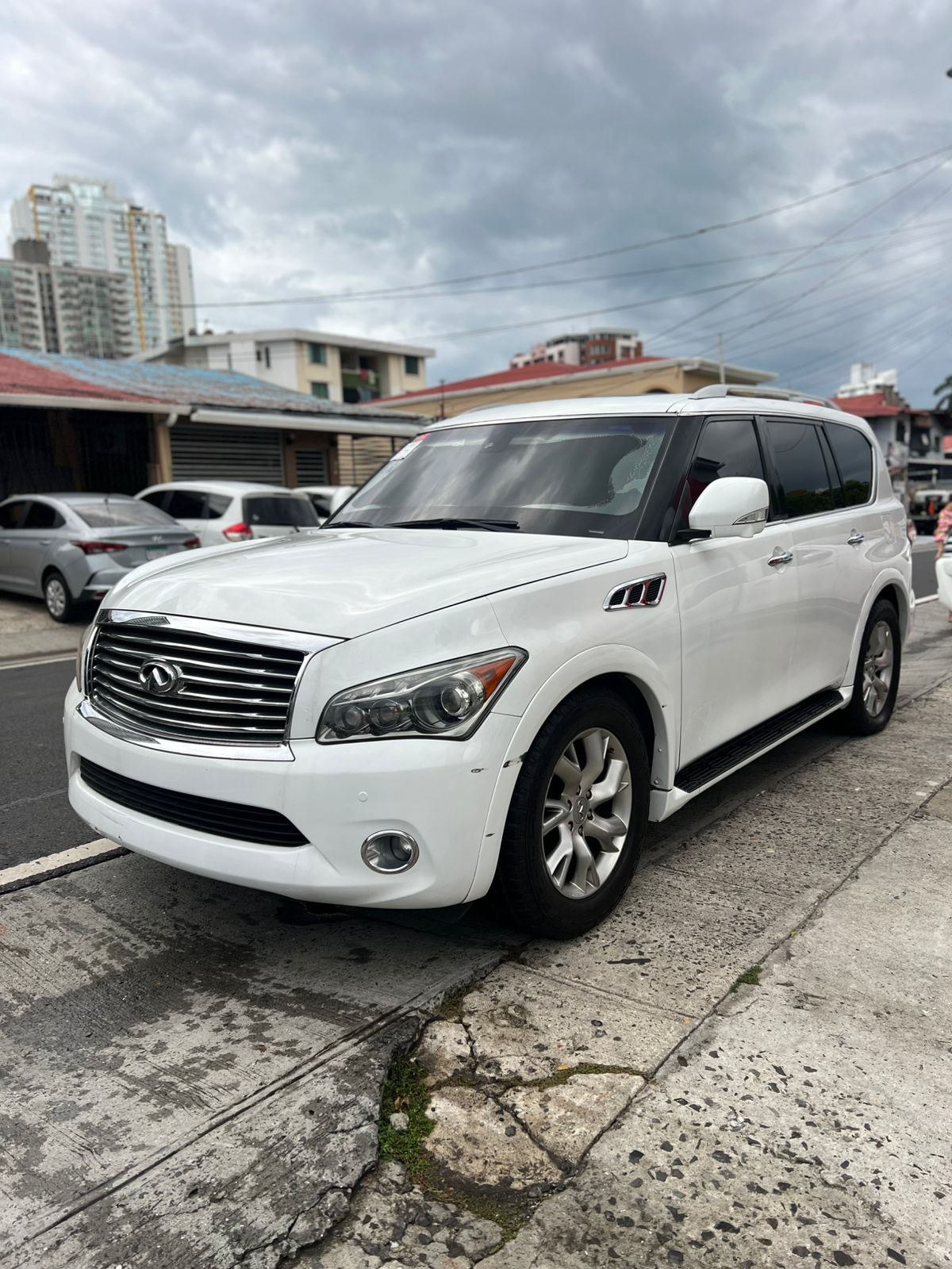 Foto 2 de Infiniti QX56